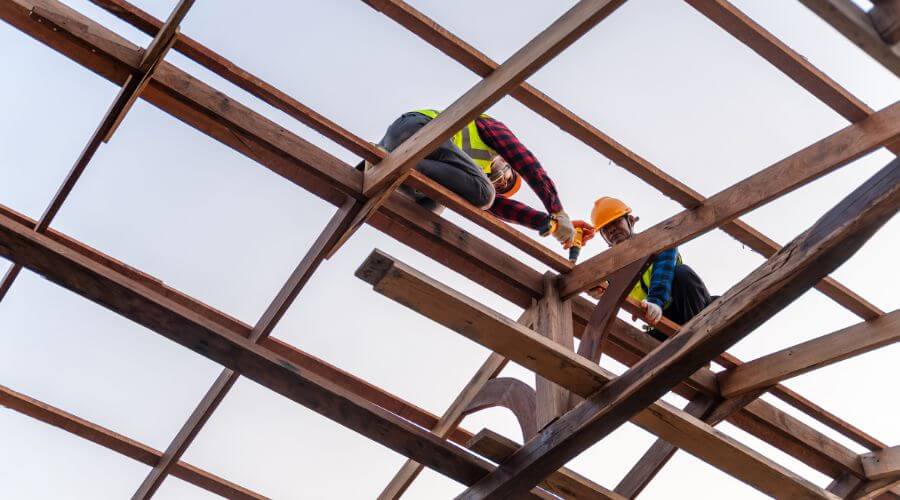 Professional gutter cleaning services in Clinton, IL